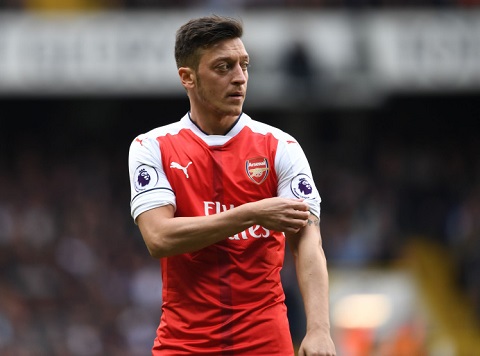 Oezil vẫn chưa rõ tương lai ở Arsenal