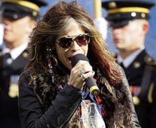 Steven Tyler hát sai lời quốc ca