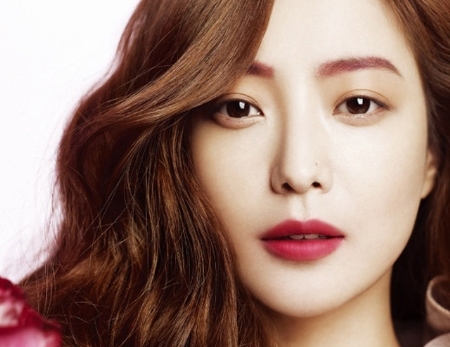 Kim Hee Sun ngày càng hấp dẫn