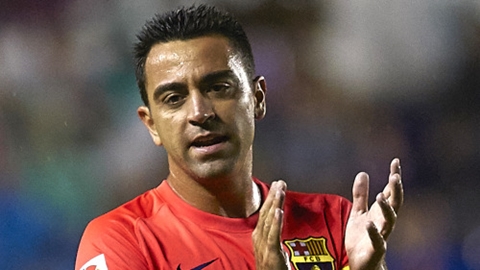 Giúp Barcelona "vượt khó", Xavi được đồng đội tâng lên mây