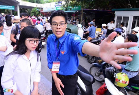 Tiếp sức mùa thi 2015: Nhọc nhằn cùng sĩ tử vượt vũ môn 