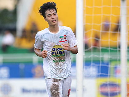 HLV Guillaume Graechen: 'Đào tạo tốt, bóng đá Việt Nam không ngại Thái Lan'