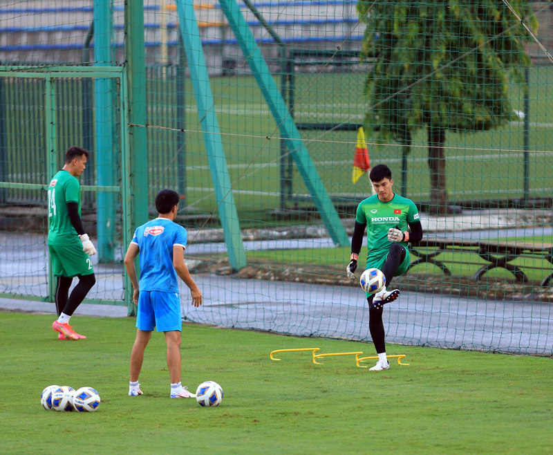 Lịch thi đấu vòng loại thứ ba World Cup, Việt Nam vs Trung Quốc, Văn Hoàng, thủ môn Văn Hoàng, Park Hang Seo, xếp hạng bảng B vòng loại thứ ba, Việt Nam vs Oman