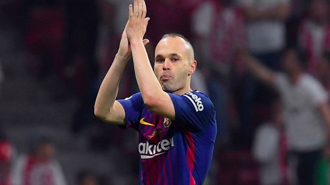 Andres Iniesta rơi nước mắt khi tuyên bố chia tay Barca vào cuối mùa giải