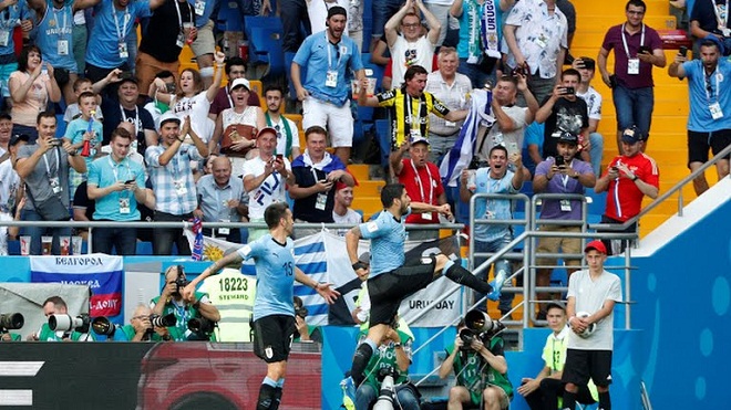 Uruguay 1-0 Saudi Arabia: Suarez lập công, Uruguay đi tiếp vào vòng 1/8