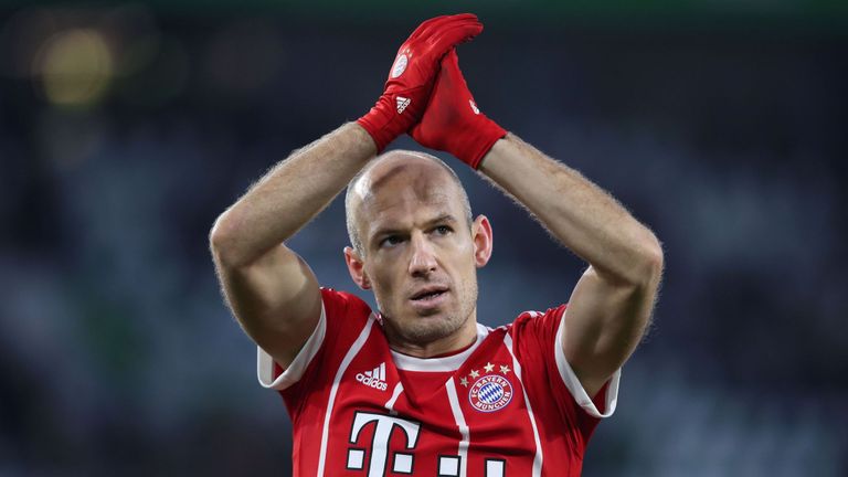 Từ vụ Mourinho mua Ibrahimovic, Solskjaer cũng nên chiêu mộ Robben