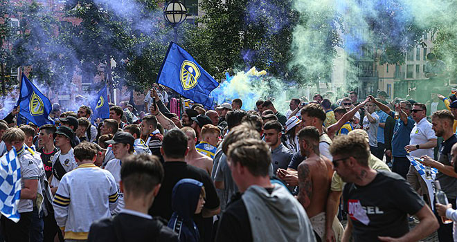 Bảng xếp hạng ngoại hạng Anh, leeds United, Covid-19, leeds lên hạng, bóng đá Anh, lịch thi đấu bóng đá Anh, kết quả bóng đá Anh, kết quả bóng đá, bóng đá hôm nay