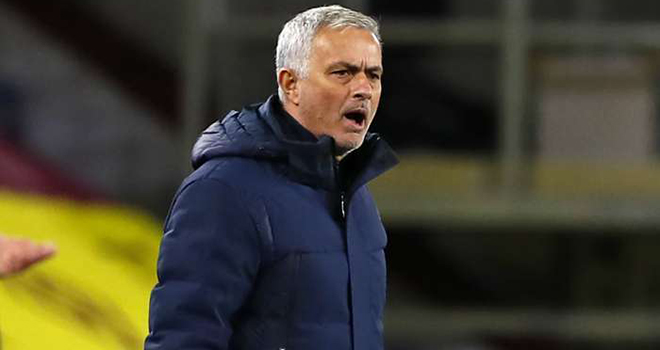 Bong da, Bong da hom nay, Kết quả MU vs Arsenal, Tottenham vs Burnley, Mourinho, MU sa thải Ole, Mourinho chỉ trích trọng tài, kết quả Ngoại hạng Anh, BXH Ngoại hạng Anh
