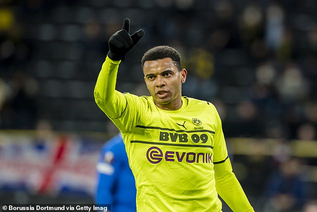 MU, chuyển nhượng MU, Manuel Akanji, Manuel Akanji là ai, Manuel Akanji tài năng thế nào, MU mua trung vệ, Ralf Rangnick, Dortmund, tin chuyển nhượng MU, Harry Maguire