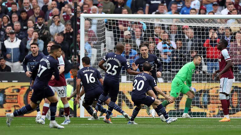 West Ham 2-2 Man City: Mahrez trượt 11m, Liverpool vẫn còn cơ hội vô địch