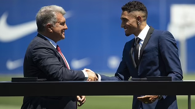 Barcelona vẫn cần thêm nhiều tiền để đăng ký tân binh