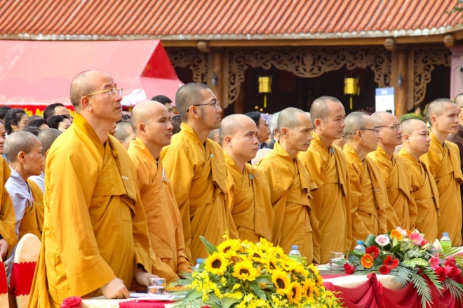 Chùa Ba Vàng, Vong báo oán chùa Ba Vàng, Chùa Ba vàng gọi vong, Vong báo oán, phạm thị yến chùa ba vàng, livestream chùa ba vàng, trực tiếp chùa ba vàng, gọi vong