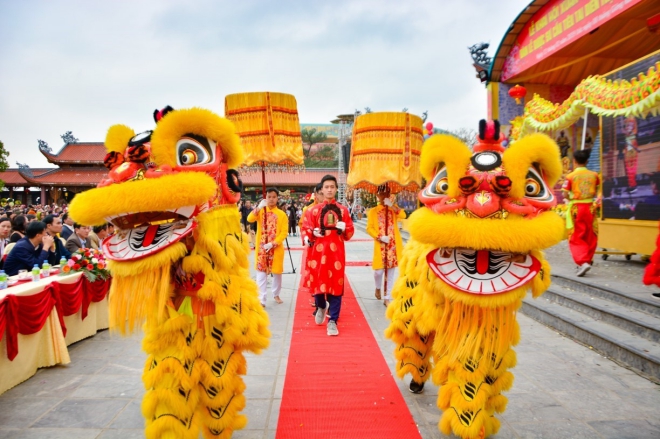 Chùa Ba Vàng, Vong báo oán chùa Ba Vàng, Chùa Ba vàng gọi vong, Vong báo oán, phạm thị yến chùa ba vàng, livestream chùa ba vàng, trực tiếp chùa ba vàng, gọi vong