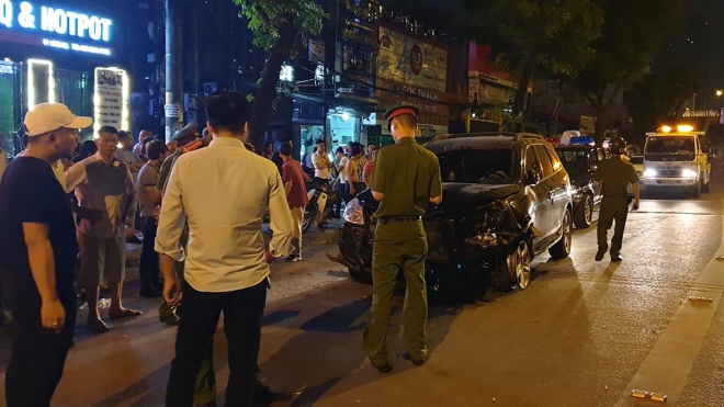 Tai nạn đường Láng, Vụ tai nạn đường láng, Tai nạn ở đường Láng, tai nạn đường láng hà nội, công nhân môi trường bị đâm, tai nạn giao thông, tai nạn giao thông hà nội