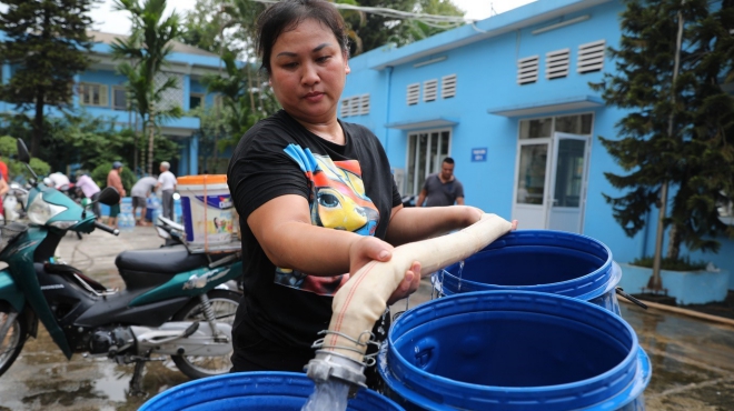 Bên lề Kỳ họp thứ 8, Quốc hội khóa XIV: Điều tra, làm minh bạch nguyên nhân tăng giá nước sạch