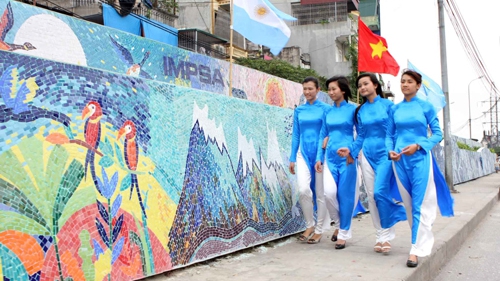 Hà Nội không đổi tên 'Con đường Gốm sứ ven sông Hồng' thành 'Con đường nghệ thuật' 