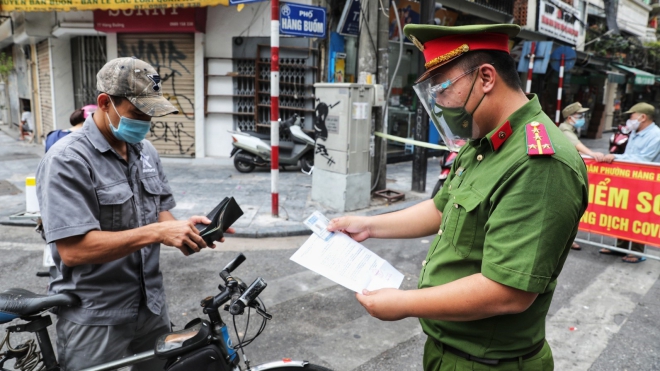 Hà Nội quyết tâm sớm khống chế đẩy lùi Covid-19