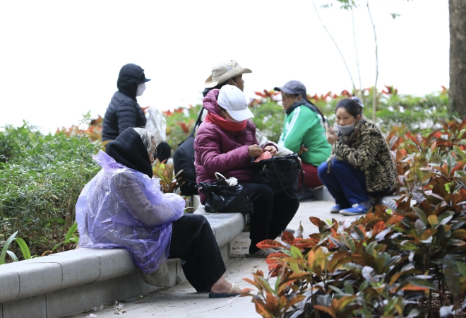 Hà Nội mùa Đông, Gió lạnh đầu mùa, Người dân Hà Nội đón rét đậm mùa đông 2021, mùa đông hà nội, Người dân Hà Nội đón đợt rét đậm mùa đông, hà nội rét đậm, hà nội giá rét