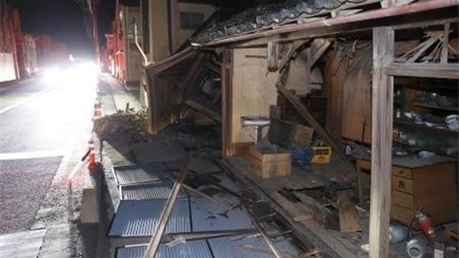 Thiệt hại ban đầu trong trận động đất mạnh tại Nhật Bản