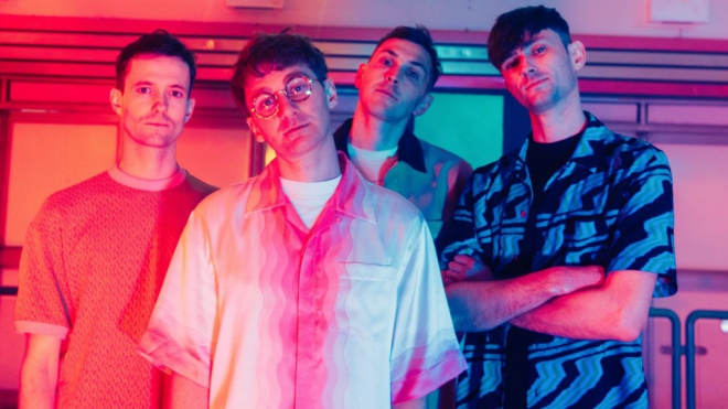 Glass Animals và 'Encanto' đứng đầu 2 Bảnh xếp hạng Billboard