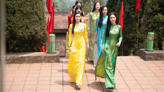 Thí sinh Miss World Việt Nam khám phá cảnh đẹp Thái Nguyên