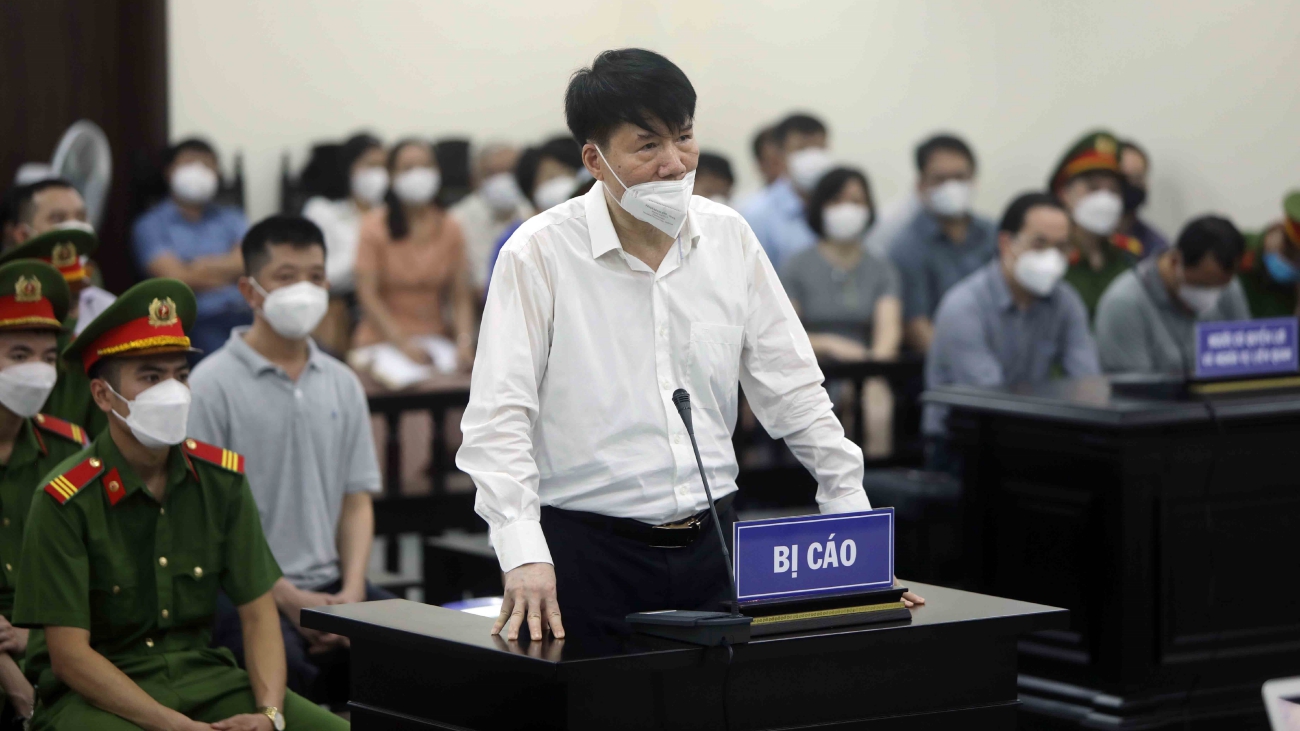 Xét xử vụ buôn bán thuốc giả: Thẩm vấn bị cáo Trương Quốc Cường