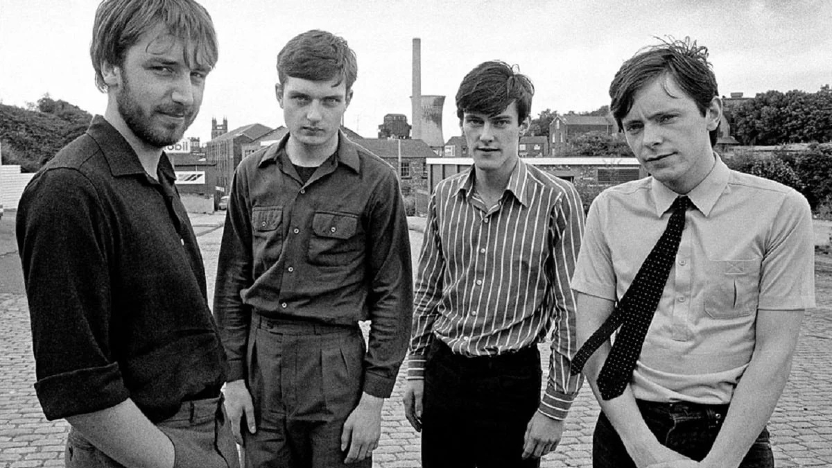 Ca khúc 'Love Will Tear Us Apart' của Joy Division: Tình yêu xé nát hôn nhân