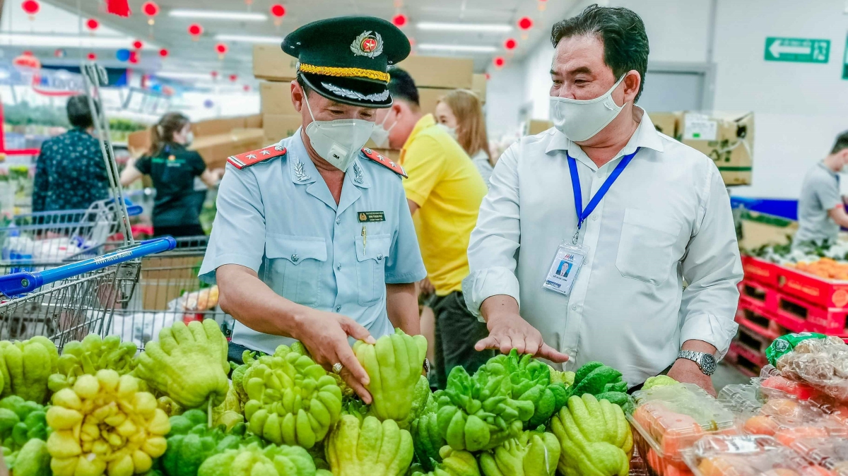 Quản lý thị trường vào cuộc xử lý vụ 'rau VietGAP dỏm bán trong siêu thị'