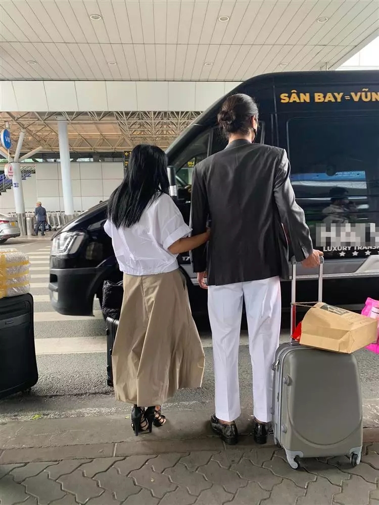 Ca sĩ Phương Thanh,  tình trẻ kém 20 tuổi, Doãn Chí Kiên, Phi công, chị chanh, ca sĩ, máy bay- phi công