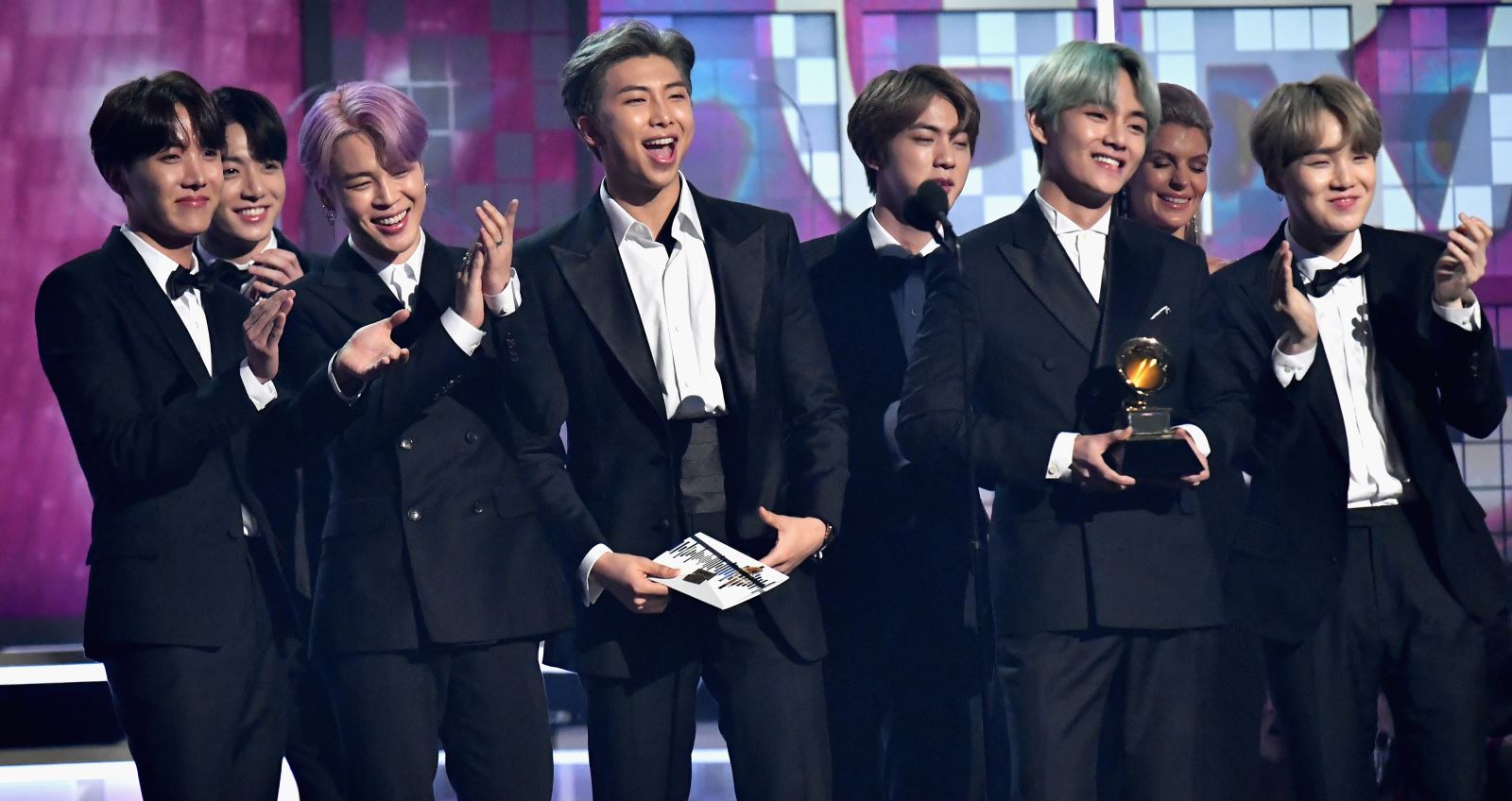 BTS, BTS Grammy, BTS có cơ hội đề cử Grammy nhưng ARMY lại phản đối, BTS hoàn toàn có cơ hội được đề cử Grammy nhưng tại sao ARMY lại phản đối?