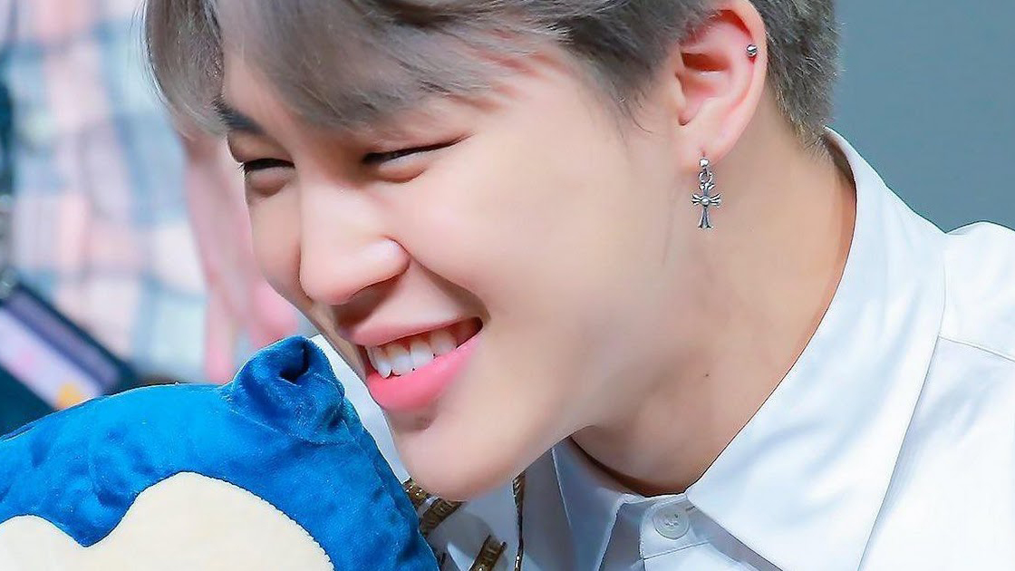 Nhân viên phi hành đoàn ấn tượng thế nào về Jimin (BTS)?