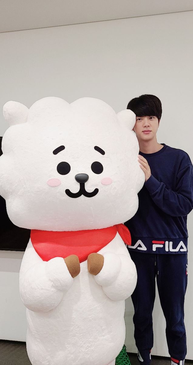 BTS, Jin, Jin BTS sáng kiến độc lạ, Jin ngân hàng ý tưởng của BTS, Jin hài hước, Những sáng kiến độc lạ của Jin chứng tỏ anh chàng là ngân hàng ý tưởng của BTS