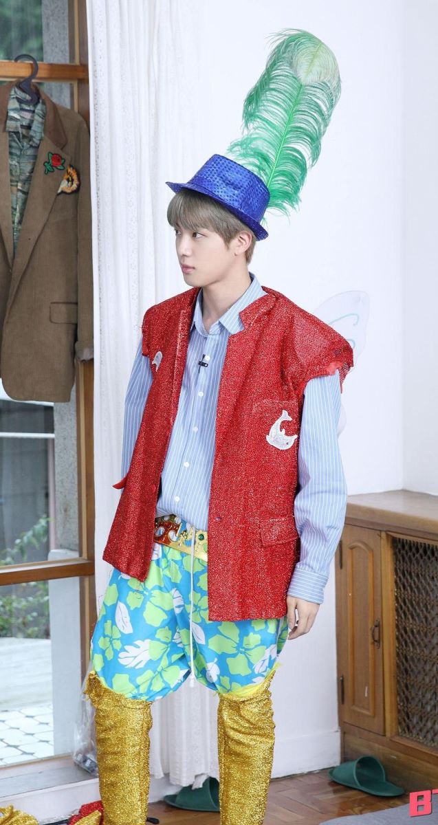 BTS, Jin, Jin BTS sáng kiến độc lạ, Jin ngân hàng ý tưởng của BTS, Jin hài hước, Những sáng kiến độc lạ của Jin chứng tỏ anh chàng là ngân hàng ý tưởng của BTS