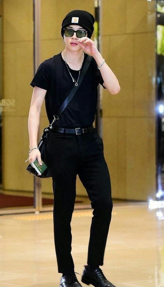 BTS, Jimin, Jimin BTS, BTS thành viên, Kpop, K pop, ARMY, idol, idol Kpop, Jin, Suga, Jungkook, V BTS, JHope, J Hope, RM, thời trang của Jimin, catwalk, BTS ra sân bay