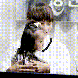 BTS, V BTS, BTS V, V BTS làm bố, V BTS yêu trẻ, V BTS bố quốc dân, idol, Kpop, K pop, thần tượng, sao Hàn, RM, Jin, Jimin, Jungkook, Suga, JHope, J Hope, thành viên BTS