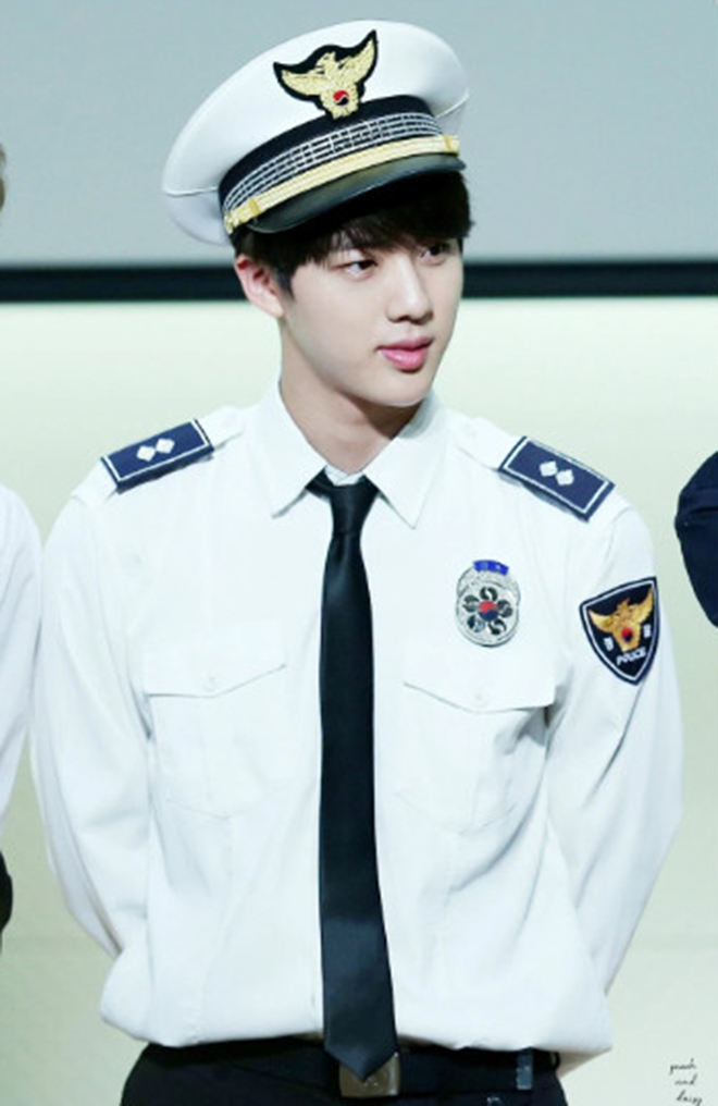 BTS, Jin BTS, BTS Jin, anh cả BTS, idol, Kpop, K pop, thần tượng, sao Hàn, RM, V BTS, Jimin, Jungkook, Suga, JHope, J Hope, Jin nhập ngũ, ARMY, HYBE, trai đẹp toàn cầu