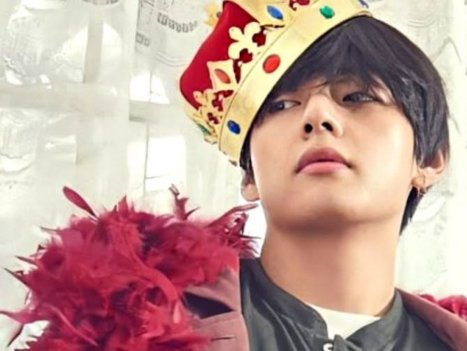 BTS, Blackpink, V BTS, BTS V, Lisa, Lisa Blackpink, idol, kpop, k pop, thần tượng, sao Hàn, ARMY, Instagram, so sánh BTS Blackpink, RM, Jimin, Jungkook, Suga, JHope