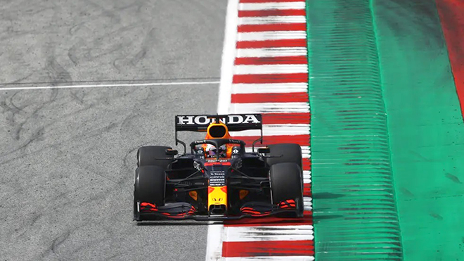 F1 chặng Áo: Verstappen bứt phá, Hamilton hụt hơi