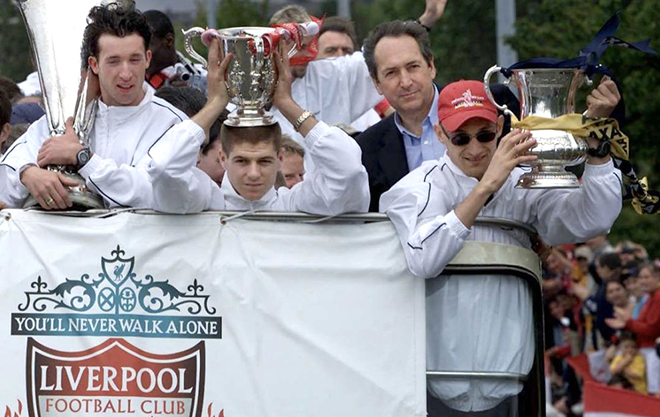 Liverpool, Houllier, Gerard Houllier, Houllier qua đời, Cựu HLV Liverpool qua đời, Liverpool 2001. Liverpool ăn 3, Liverpool ăn 5, Owen, Gerrard, Ngoại hạng Anh, Bóng đá