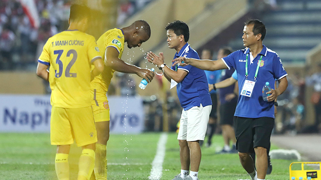 bóng đá Việt Nam, tin tức bóng đá, Nam Định, Nguyễn Văn Sỹ, V League, lịch thi đấu vòng 11 V League, BXH V League, Nam Định vs Bình Dương