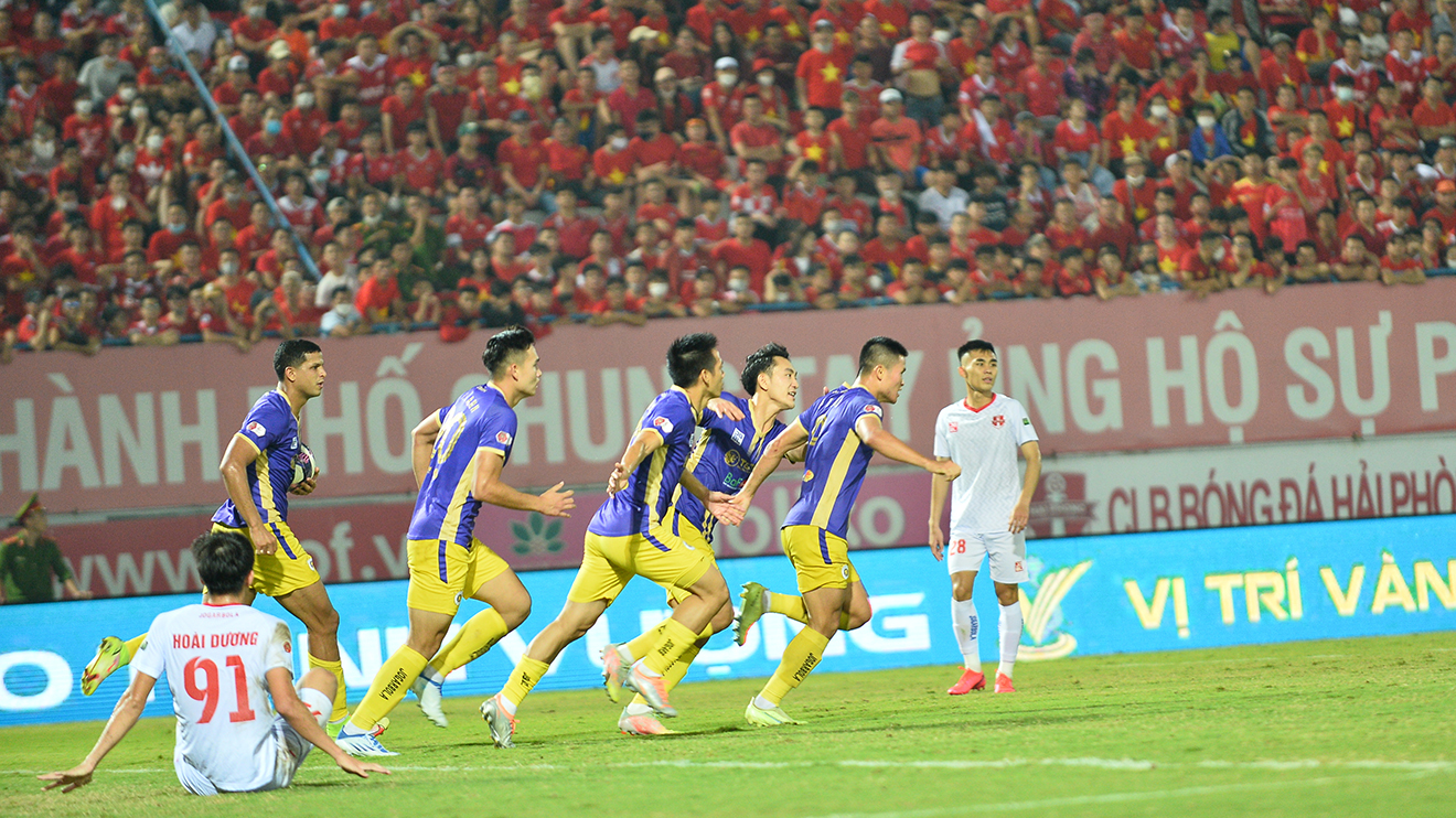 Cuộc đua vô địch V-League 2022: Cửa hẹp cho Hải Phòng và Bình Định