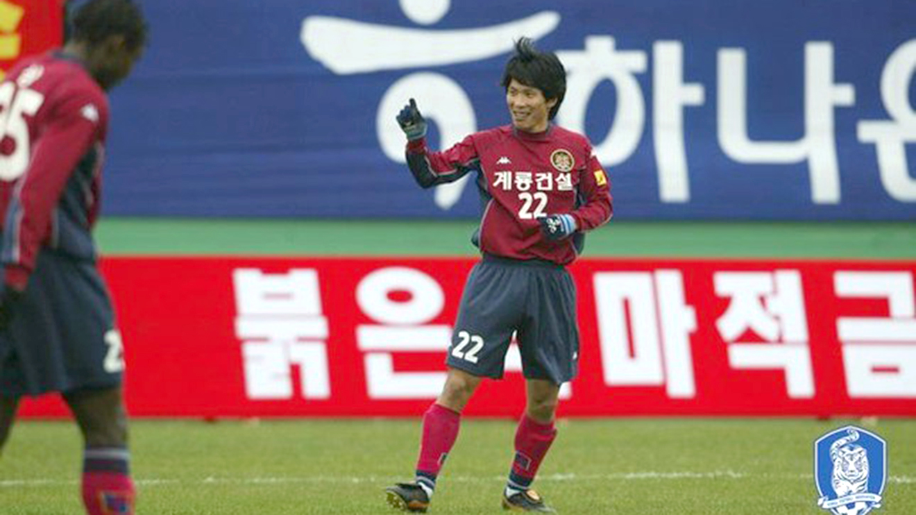 Bóng đá trường học, nơi gieo mầm đam mê của HLV Gong Oh Kyun