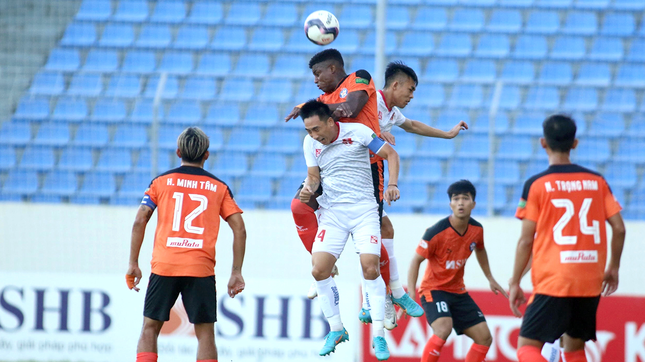 V-League 2022: Tướng Hùng bạc đầu cùng SHB Đà Nẵng