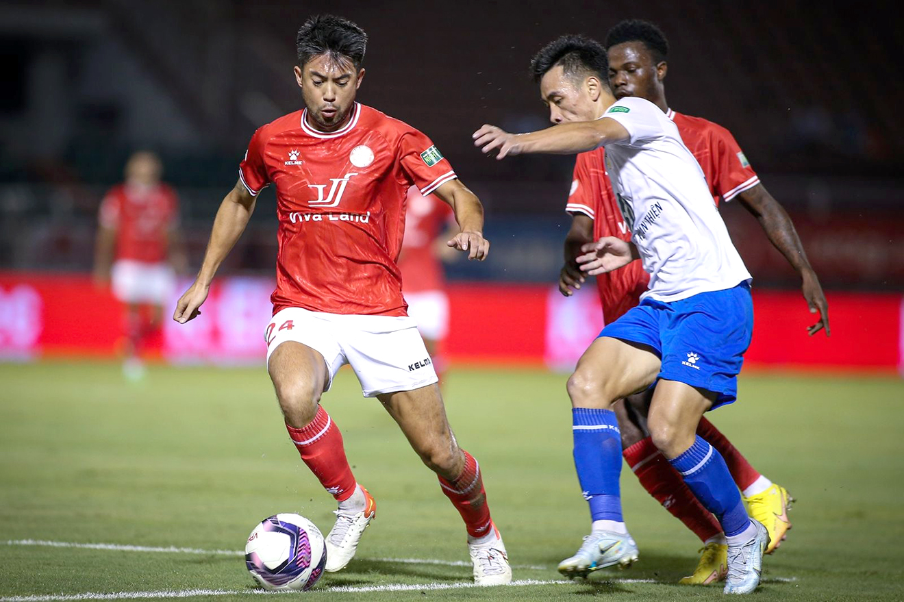 Lee Nguyễn, CLB TPHCM, Vleague, Nguyễn Hữu Thắng, Trương Việt Hoàng, lịch thi đấu Vleague, Hà Tĩnh vs TPHCM, trực tiếp bóng đá Vleague, kết quả bóng đá, VPF