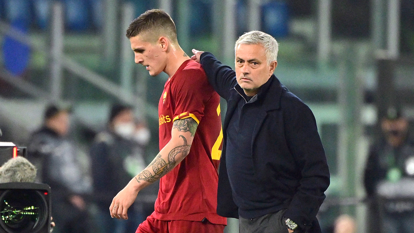 Vòng 2 Serie A: Cơn đau đầu của Allegri và Mourinho