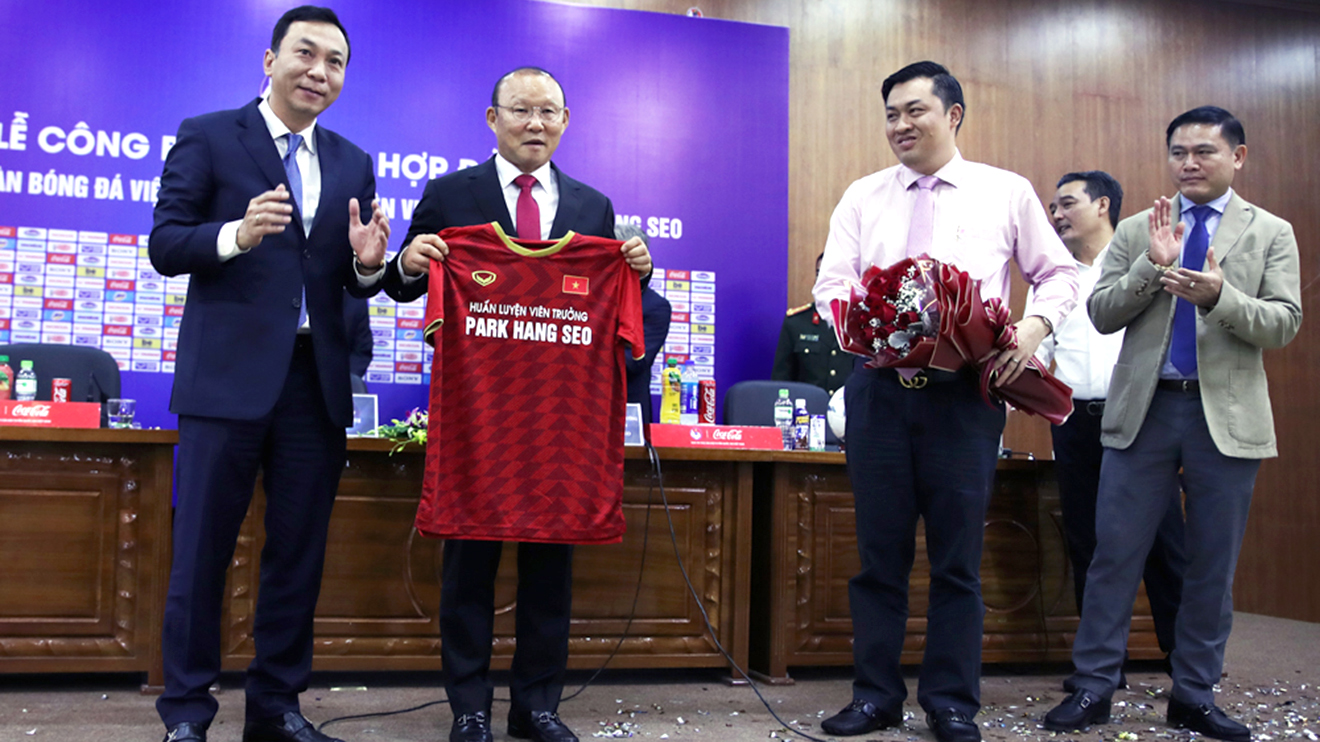 bóng đá Việt Nam, HLV Park Hang Seo, HLV Trần Công Minh, dtvn, U23 Việt Nam, AFF Cup, V-League, Nam Định vs Hà Nội, đấu bù V-League, trực tiếp bóng đá hôm nay