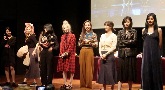 Twice, Feel Special, Twice trang phục đời thường, Twice fan meeting, ONCE