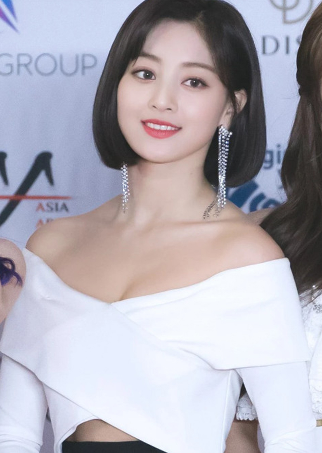 Twice, Jihyo, Nayeon, Jeongyeon, Sana, Mina, Momo, Tzuyu, Twice khó khăn, TWICE, K-pop