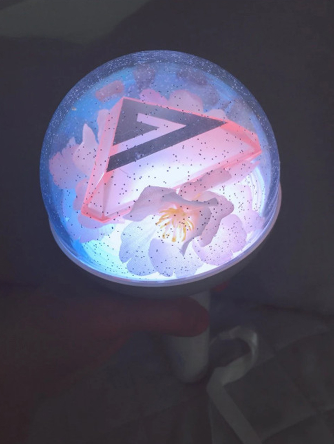 K-pop, IU, EXO, MOMOLAND, SEVENTEEN, MAMAMOO, Stray Kids, Gậy ánh sáng, Light Stick