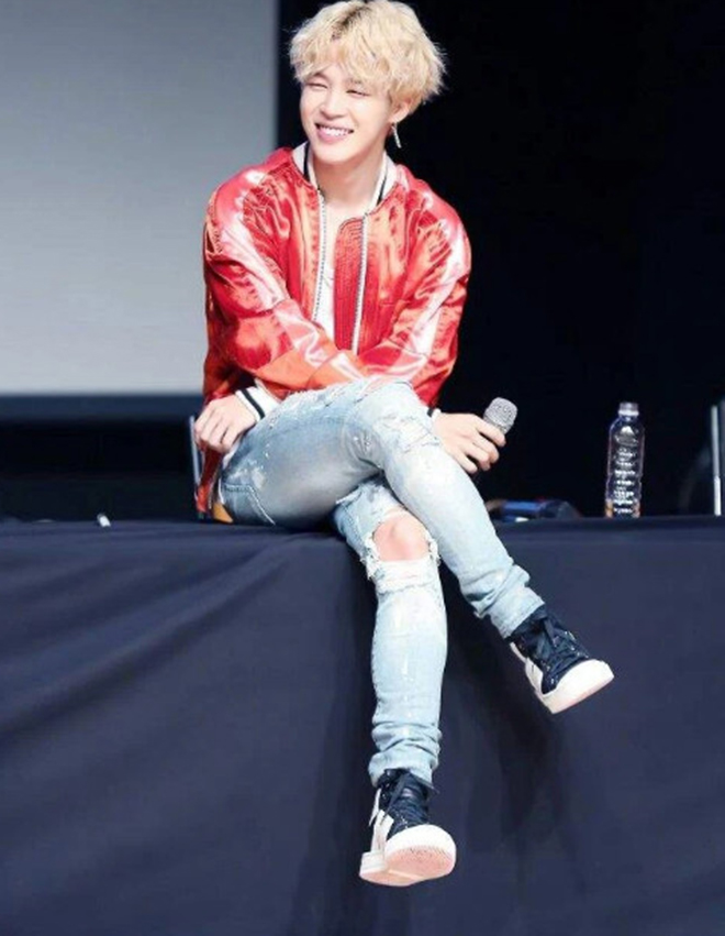 BTS, Bts. Jimin, Jimin quần jeans rách, Jimin gợi cảm, jimin bts, bts